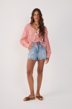 Load image into Gallery viewer, Denim Pockets Belt Loops Seam Shorts