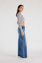 Load image into Gallery viewer, Relaxed Wide Jeans with Waist String