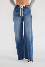 Load image into Gallery viewer, Relaxed Wide Jeans with Waist String