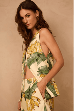 Load image into Gallery viewer, São Paulo Linen Vest
