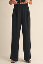 Load image into Gallery viewer, Maelle Black Linen Lace-Up Set
