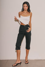Load image into Gallery viewer, Black Woven Capri Pants
