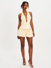 Load image into Gallery viewer, Quinzelle Butter Yellow Linen Bubble Shorts
