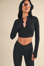 Load image into Gallery viewer, Performance Fitted Crop Pullover With Half Zip

