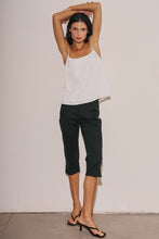 Load image into Gallery viewer, Black Woven Capri Pants
