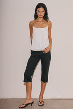 Load image into Gallery viewer, Black Woven Capri Pants
