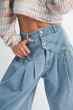Load image into Gallery viewer, Denim High Waist Pintuck Wide Leg Jeans
