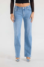 Load image into Gallery viewer, Eyelet Waist Band Straight Jeans
