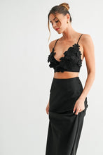 Load image into Gallery viewer, Floral Detailed Top- Black
