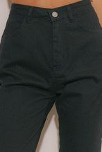 Load image into Gallery viewer, Black Woven Capri Pants
