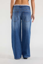 Load image into Gallery viewer, Waist Band Lace Baggy Wide Jeans
