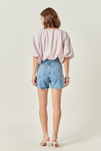 Load image into Gallery viewer, Voluminous Cropped Top

