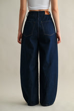 Load image into Gallery viewer, Dark Navy Pleat Detail Denim Pant
