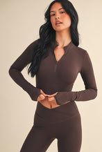 Load image into Gallery viewer, Performance Fitted Crop Pullover With Half Zip
