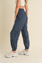 Load image into Gallery viewer, Essential Cargo Pants - Navy
