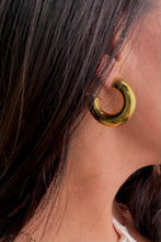 Load image into Gallery viewer, Gold Chunky Lightweight Hoop Earrings
