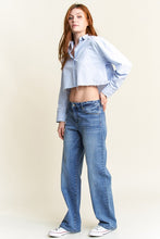 Load image into Gallery viewer, Mid Waist Loose Straight Jeans - Medium
