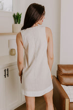 Load image into Gallery viewer, Kendra Linen Scallop Dress
