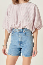 Load image into Gallery viewer, Voluminous Cropped Top
