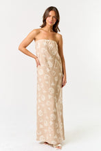 Load image into Gallery viewer, Shell Print Strapless Maxi Dress
