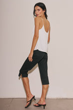 Load image into Gallery viewer, Black Woven Capri Pants
