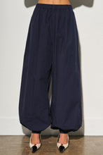 Load image into Gallery viewer, Burgundy Harem Balloon Pants
