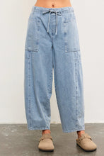 Load image into Gallery viewer, Muse Barrel Light Denim Pants
