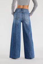 Load image into Gallery viewer, Relaxed Wide Jeans with Waist String
