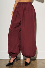 Load image into Gallery viewer, Burgundy Harem Balloon Pants

