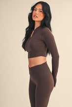 Load image into Gallery viewer, Performance Fitted Crop Pullover With Half Zip
