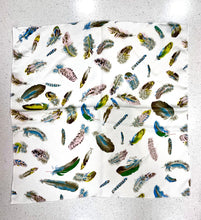Load image into Gallery viewer, Feathers Scarf
